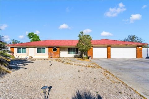 Photo of 16081 Tude Rd, Apple Valley, CA 92307 (MLS # CV26075551)