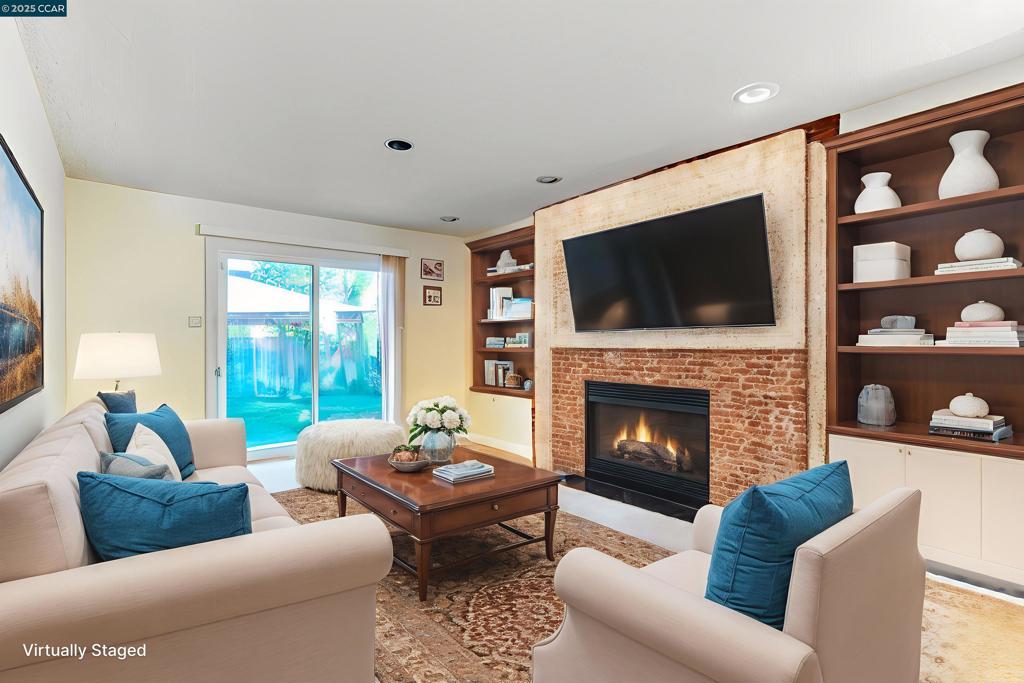1971 Emerald St