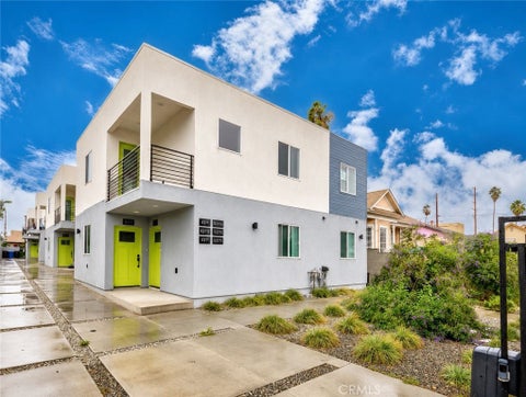 Photo of 531 W 80th Street, Los Angeles, CA 90044 (MLS # OC26121079)