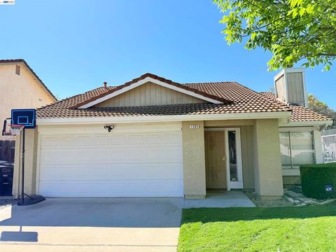 Photo of 1205 Courtney Way, Modesto, CA 95358 (MLS # 41129706)