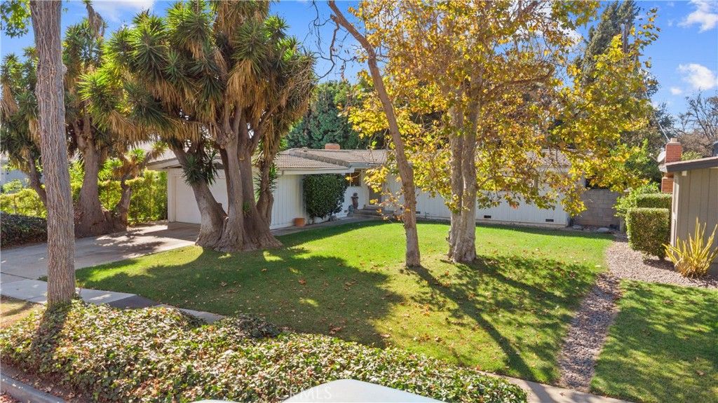 Photo of 2432 Larchmont Avenue, Santa Ana, CA 92706 (MLS # CV25239087)