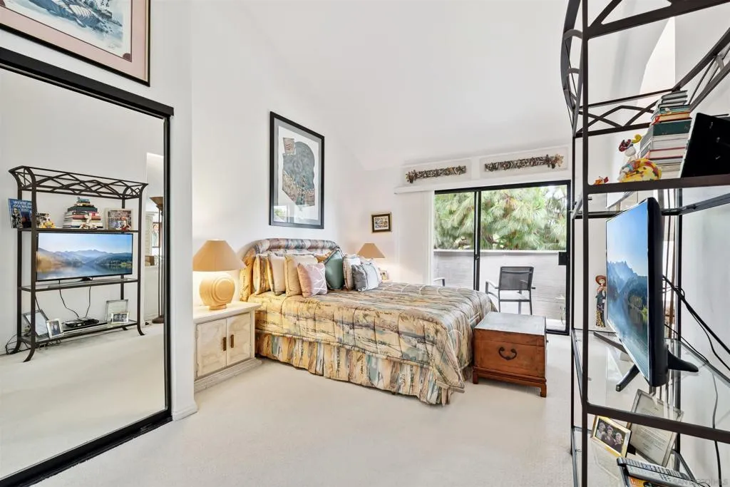 La Jolla, California 92037, United States, 2 Bedrooms Bedrooms, ,3 BathroomsBathrooms,Residential,Active,164151