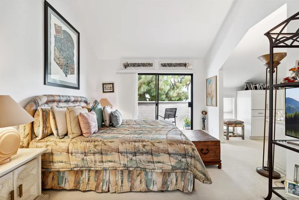 La Jolla, California 92037, United States, 2 Bedrooms Bedrooms, ,3 BathroomsBathrooms,Residential,Active,164151