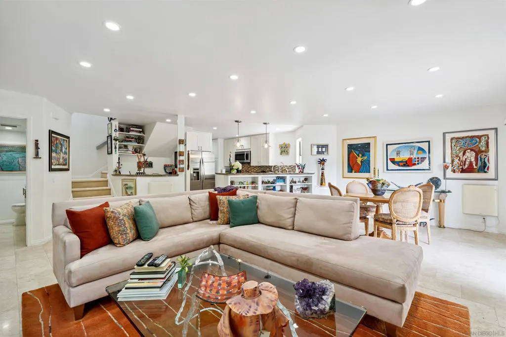 La Jolla, California 92037, United States, 2 Bedrooms Bedrooms, ,3 BathroomsBathrooms,Residential,Active,164151