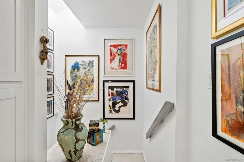 La Jolla, California 92037, United States, 2 Bedrooms Bedrooms, ,3 BathroomsBathrooms,Residential,Active,164151