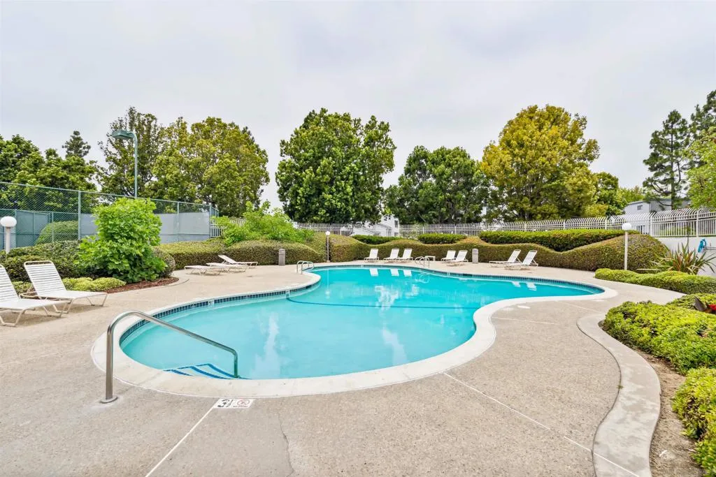 La Jolla, California 92037, United States, 2 Bedrooms Bedrooms, ,3 BathroomsBathrooms,Residential,Active,164151