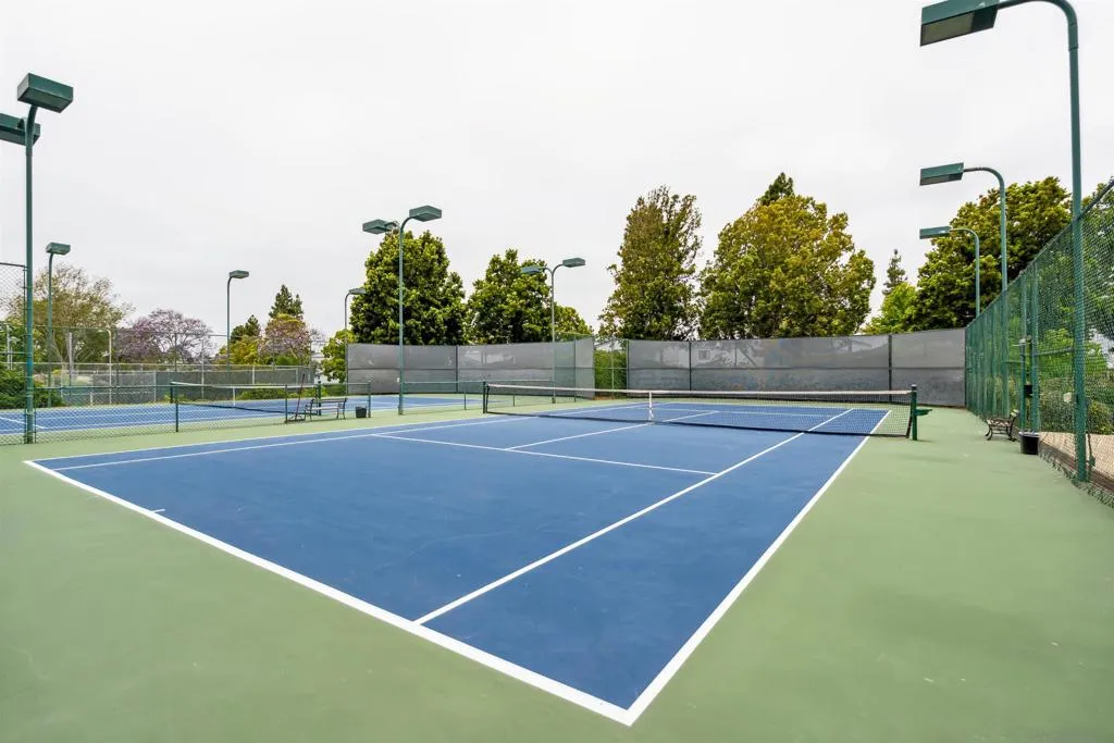 La Jolla, California 92037, United States, 2 Bedrooms Bedrooms, ,3 BathroomsBathrooms,Residential,Active,164151