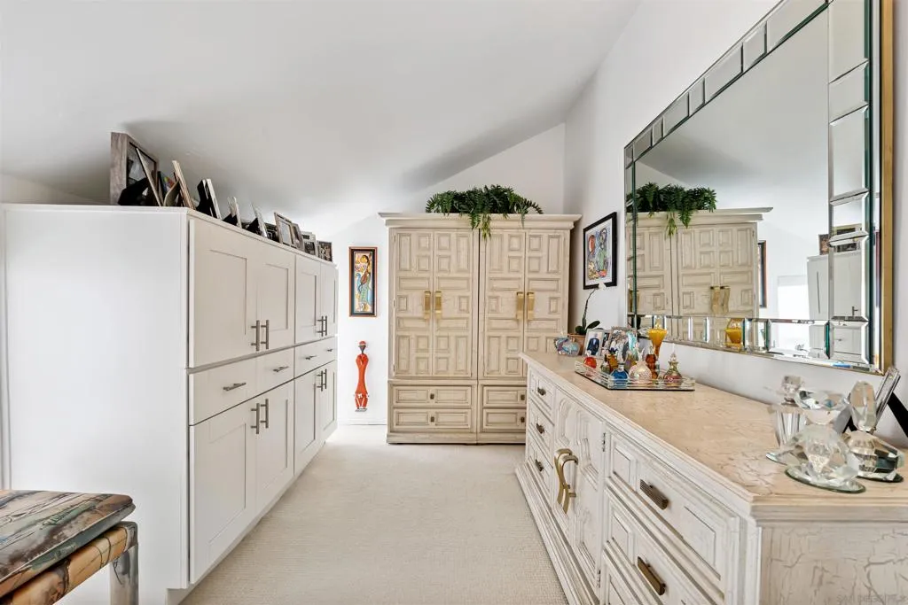 La Jolla, California 92037, United States, 2 Bedrooms Bedrooms, ,3 BathroomsBathrooms,Residential,Active,164151