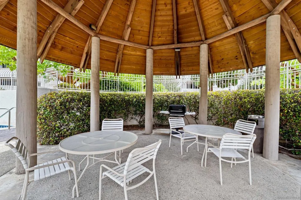 La Jolla, California 92037, United States, 2 Bedrooms Bedrooms, ,3 BathroomsBathrooms,Residential,Active,164151