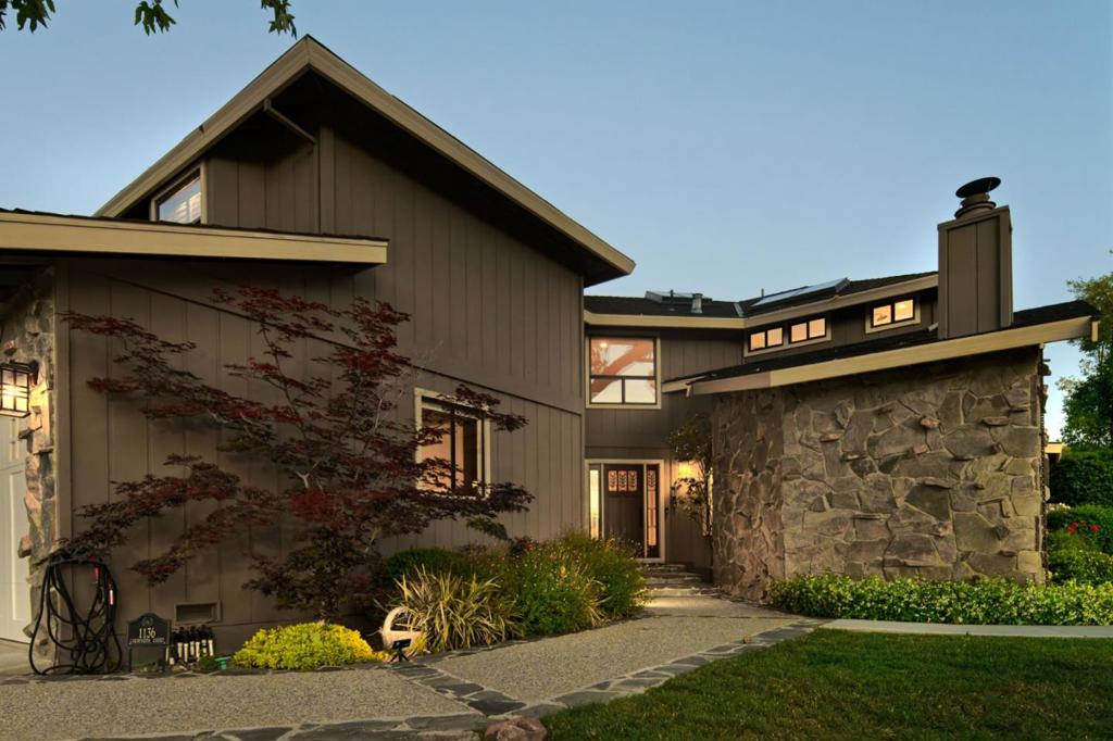 1136 Carnforth Court