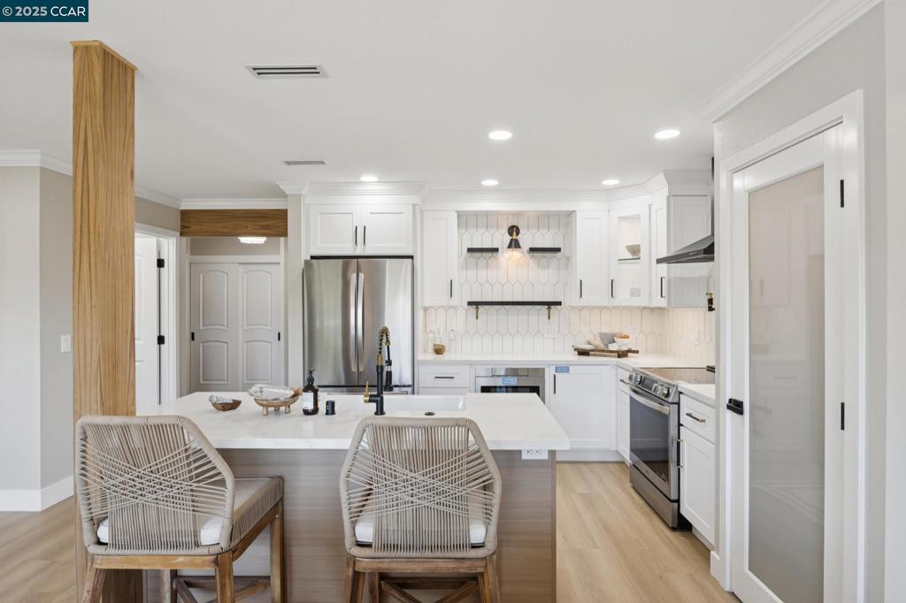 ROSSMOOR - Residential