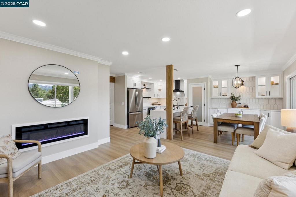 ROSSMOOR - Residential