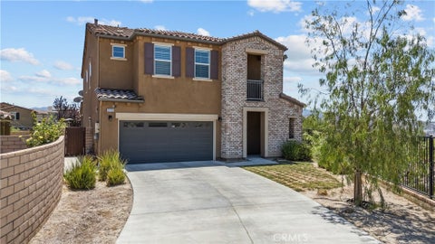 Photo of 27278 Ardella Place, Saugus, CA 91350 (MLS # SR26157593)