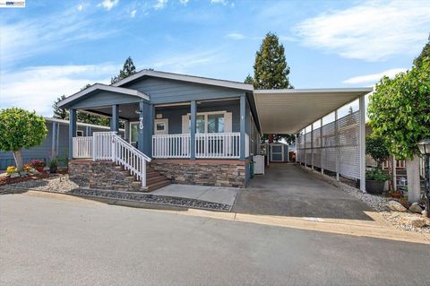 Photo of 3231 Vineyard Ave Ave, Pleasanton, CA 94566 (MLS # 41129177)