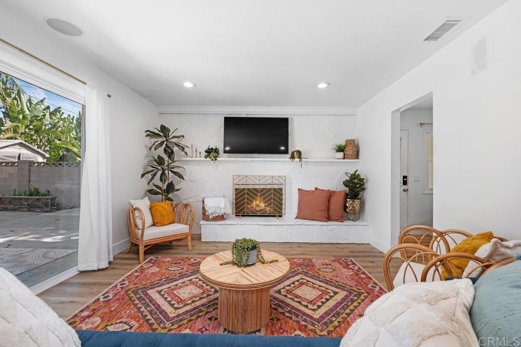 16002 Warren Lane