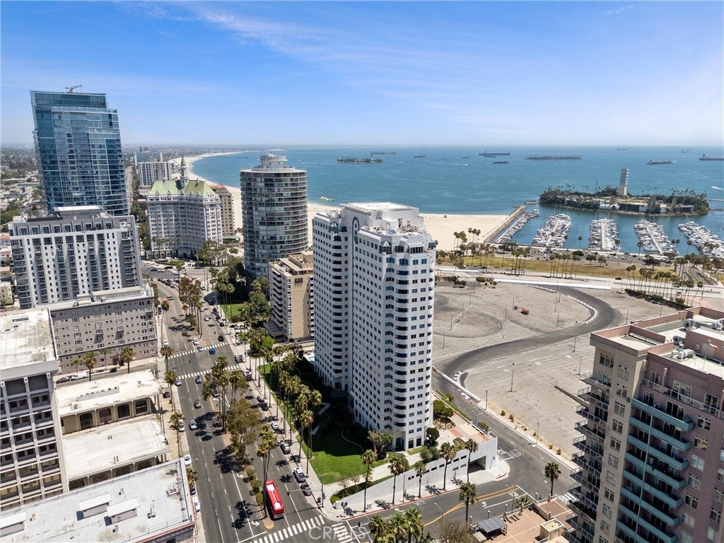 525 E Seaside Way 2003