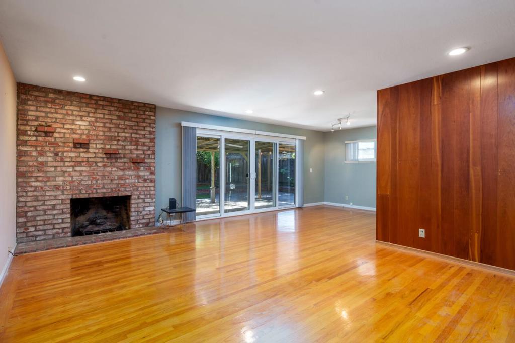 1014 W Homestead Road