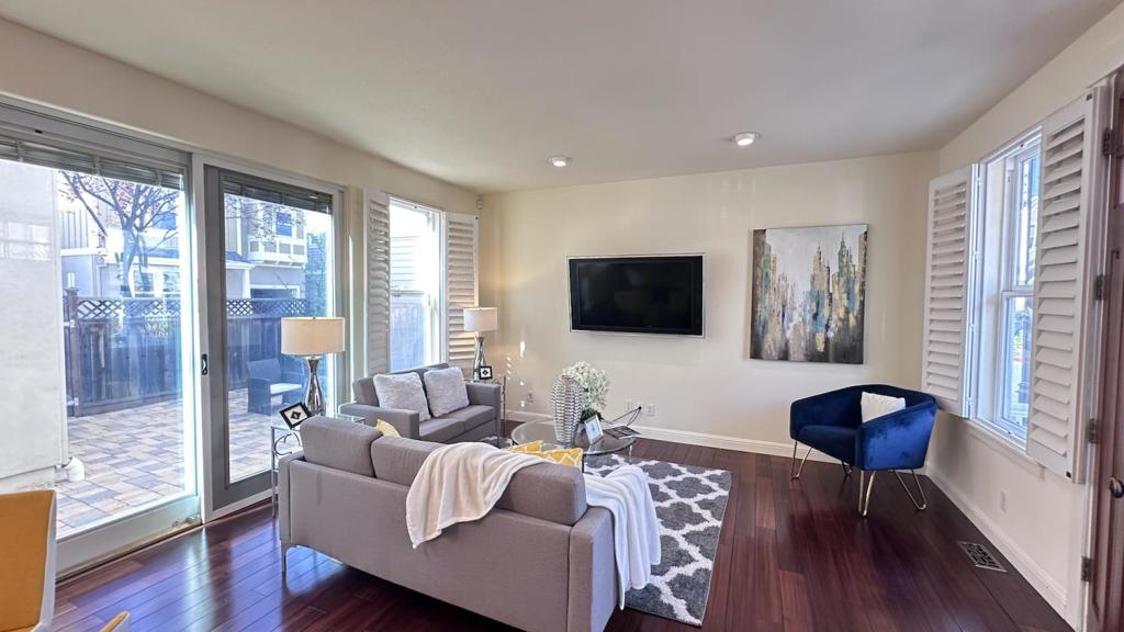 135 Creekside Village Drive