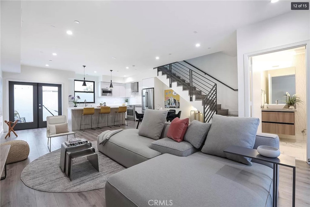 829 N Martel 2