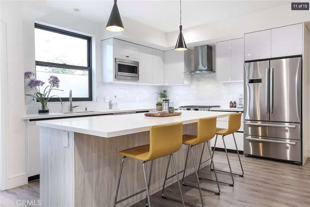 829 N Martel 2