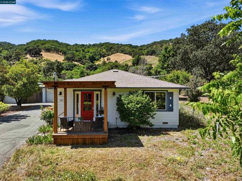 Photo of 1911 Franklin Canyon Rd Rd, Martinez, CA 94553 (MLS # 41136899)