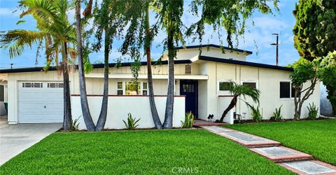 Photo of 1417 Vuelta Grande AVE, Long Beach, CA 90815 (MLS # PW26210614)