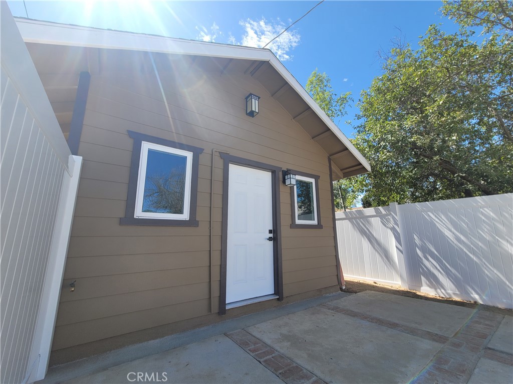 Newly Constructed 1-Bedroom Back House w/ith Private Parking in Riverside! Brand New--Fresh Interior and Exterior Paint, Wood-Look Tile Flooring throughout the home, and a Mini-Split Unit for AC and Heat. Kitchen appliances include Stove/Oven (gas), Microwave, Refrigerator, and Stackable Washer and Dryer. Complimentary Wi-Fi (no warranty). Alley Access with Private, Off-Street Driveway Parking (gated community). An additional Flat Rate of $60 per month covers Water and Gas. Tenant is responsible for Sewer, Trash, and Electric. No Pets Please