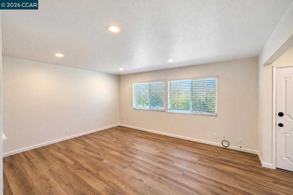 1416 Del Rio Cir B