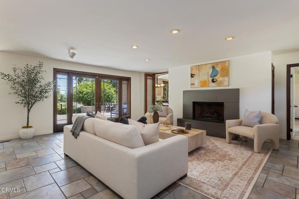 2136 Sunnybank Drive