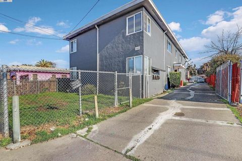Photo of 7448 7448 Lockwood St St, Oakland, CA 94621 (MLS # 41097428)