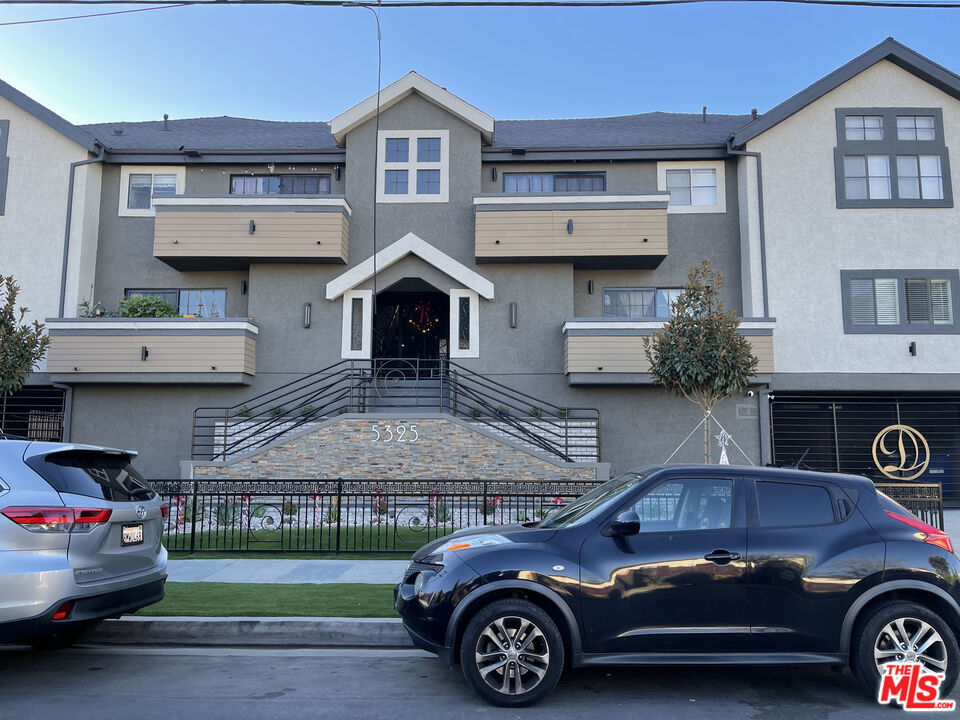 Properties 2 5325 Denny Avenue