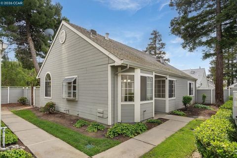 Photo of 1510 Plymouth Ln Ln, Antioch, CA 94509 (MLS # 41131102)