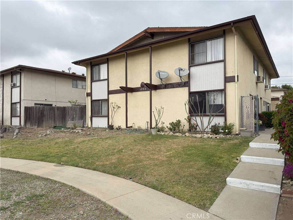 1233 Woodbury Court