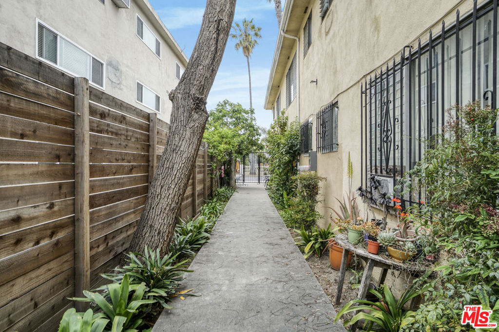 Properties 2 2314 S Corning Street