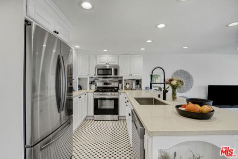 Photo of 4110 Vanetta Place, Studio City, CA 91604 (MLS # 26853111)