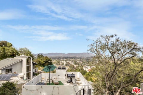 Photo of 4110 Vanetta Place, Studio City, CA 91604 (MLS # 26853111)