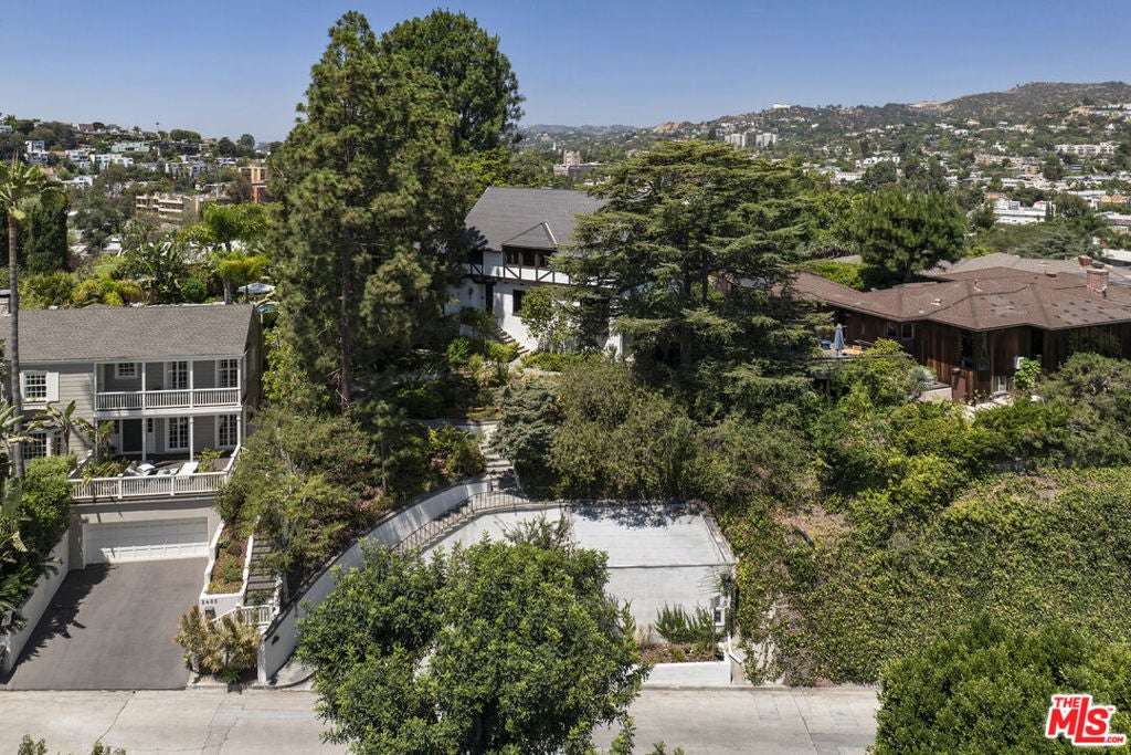 2489 Moreno Drive