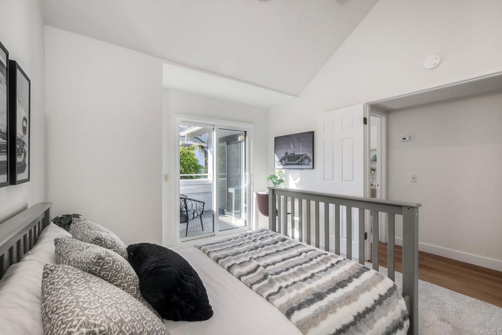 548 Via De La Valle J