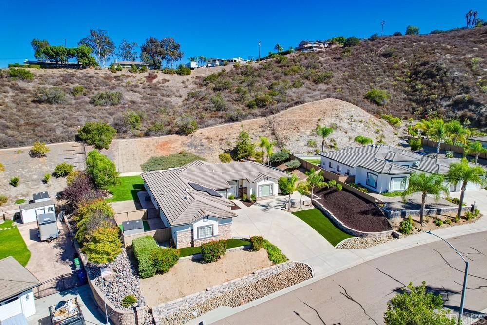 8933 Diamondback Drive