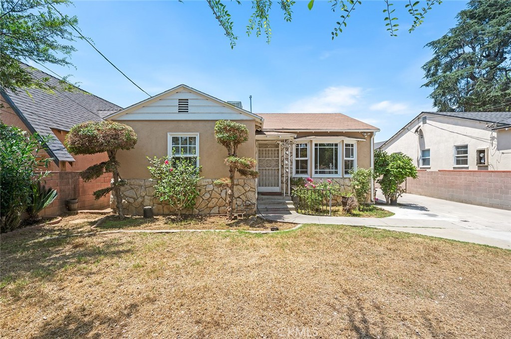626 Omelveny Avenue