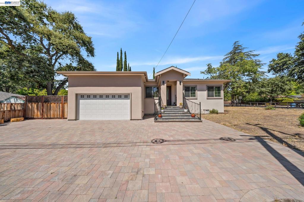 1069 Homestead Ave