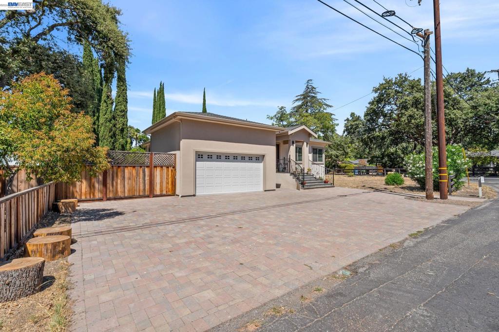 1069 Homestead Ave