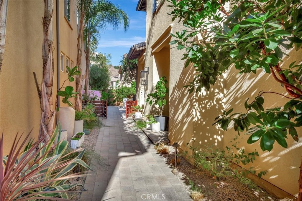 28301 Via Del Mar