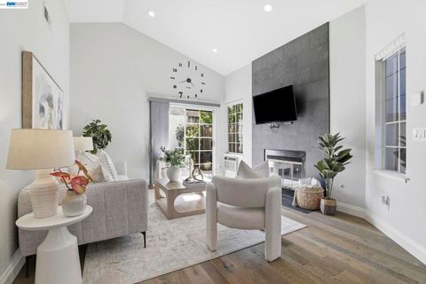 Photo of 42525 Fern Cir, Fremont, CA 94538 (MLS # 41131205)