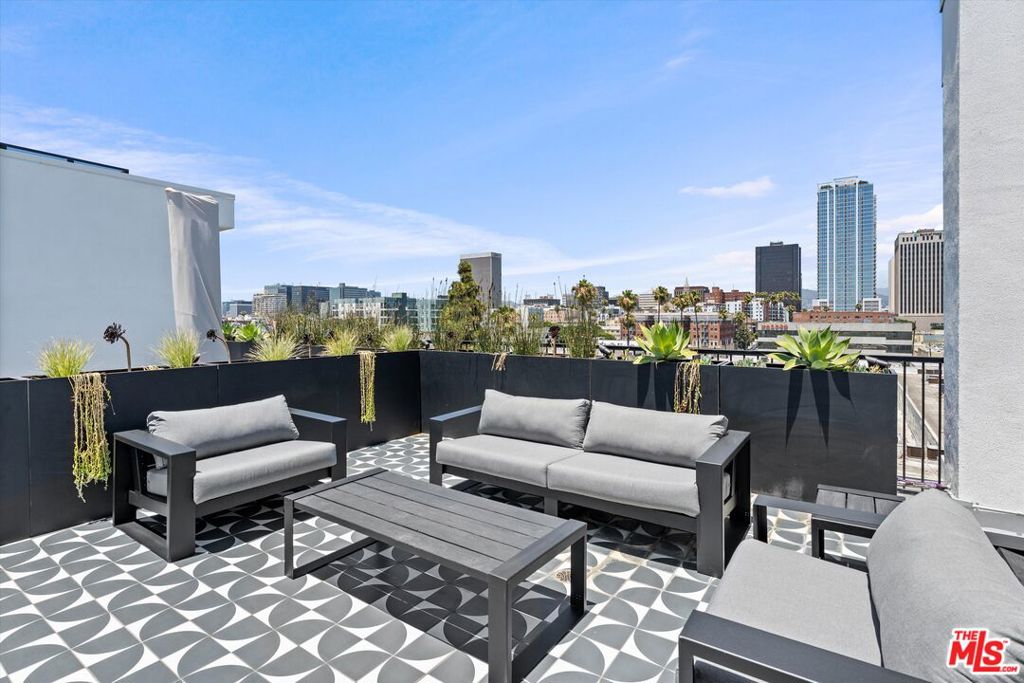 904 S New Hampshire Avenue 203