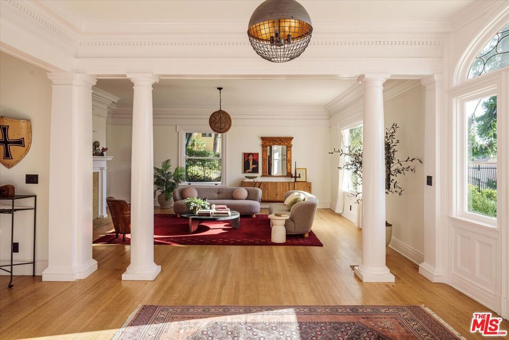 Photo of 901 Isabel Street, Los Angeles, CA 90065 (MLS # 26638899)