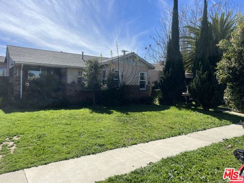 Photo of 1026 W 101st Street, Los Angeles, CA 90044 (MLS # 26663411)