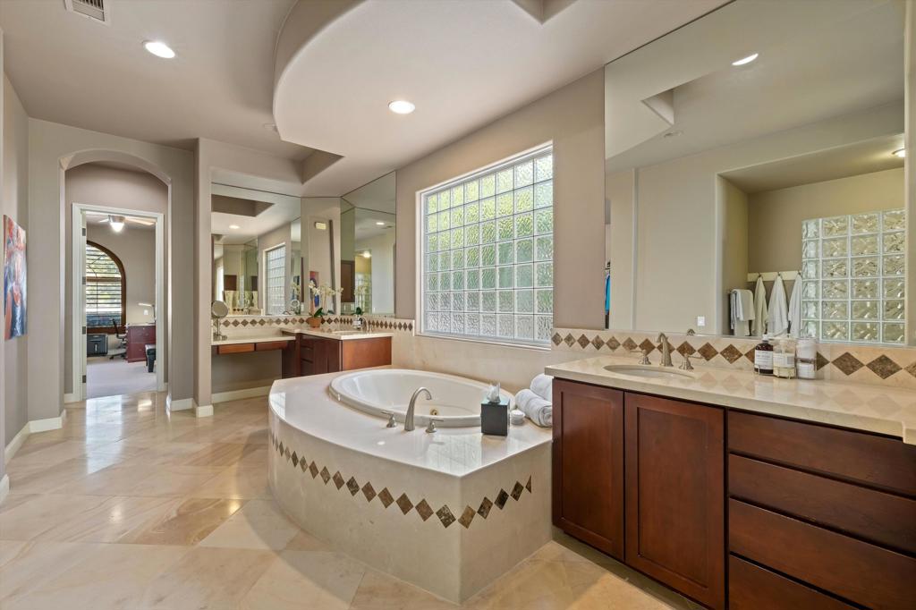 Mountain View CC - Residential