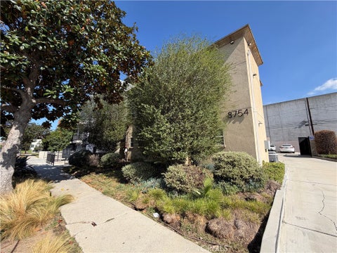Photo of 8754 Reading Avenue #2, Los Angeles, CA 90045 (MLS # SB26233443)