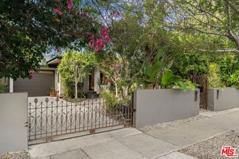 Photo of 3775 Maplewood Avenue, Los Angeles, CA 90066 (MLS # 26895645)
